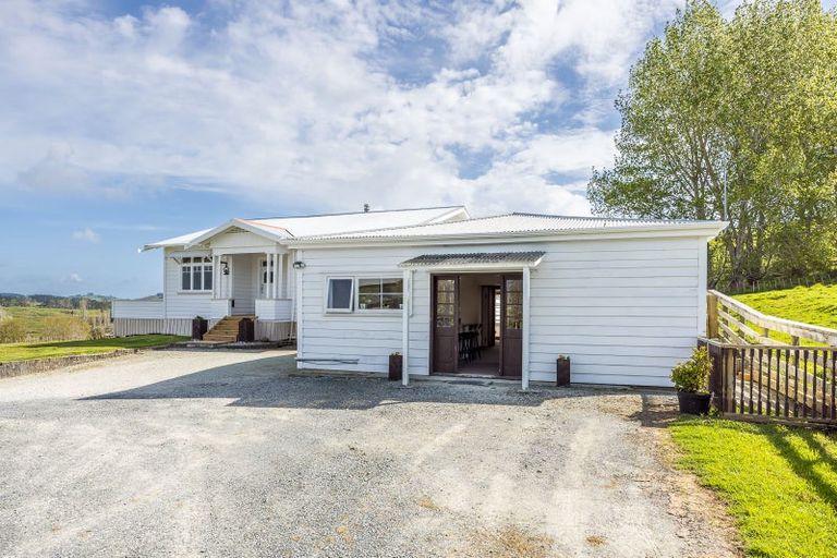 Photo of property in 27 Church Hill Road, Port Albert, Wellsford, 0973