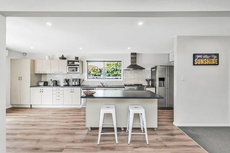 Photo of property in 17 Pahau Place, Cracroft, Christchurch, 8025