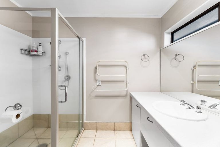 Photo of property in 4 Biscay Place, Conifer Grove, Takanini, 2112