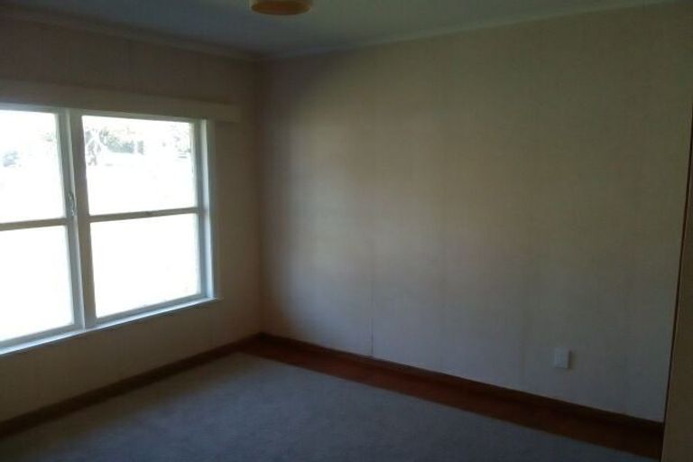 Photo of property in 3/43 Tramway Road, Beach Haven, Auckland, 0626