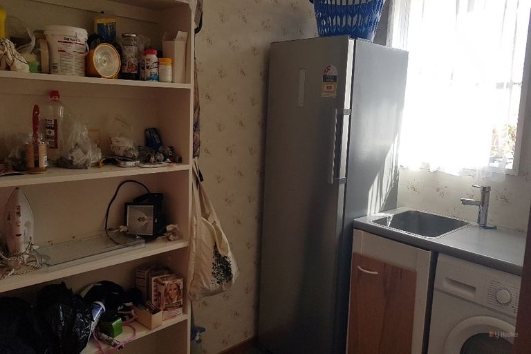 Photo of property in 19 Timaru Road, Waimate, 7924