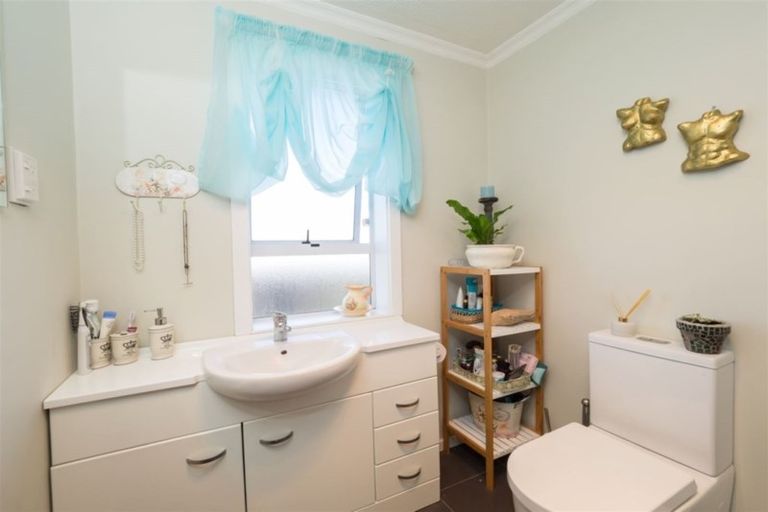 Photo of property in 19 Manchester Street, Tinwald, Ashburton, 7700