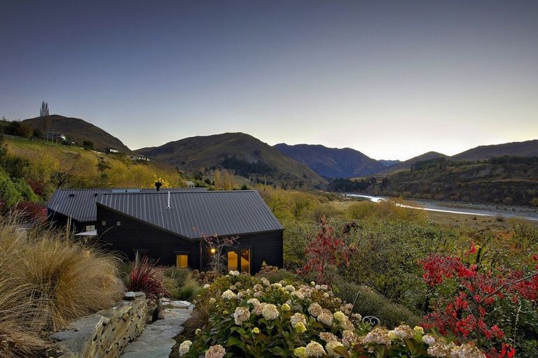 Photo of property in 361 Tucker Beach Road, Queenstown Hill, Queenstown, 9371