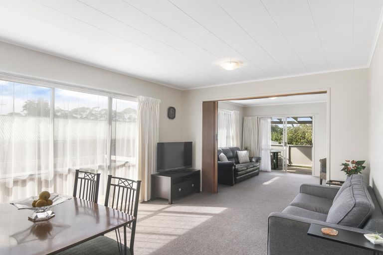 Photo of property in 1/63 Zita Maria Drive, Massey, Auckland, 0614