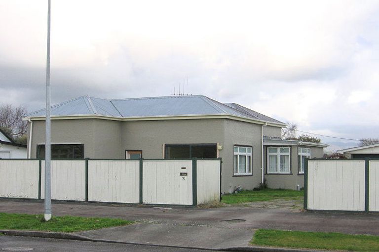 Photo of property in 31 Stewart Crescent, Hokowhitu, Palmerston North, 4410