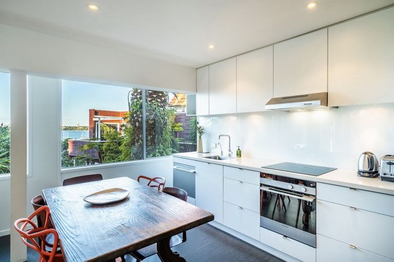 Photo of property in 3/73 Princes Street, Northcote Point, Auckland, 0627