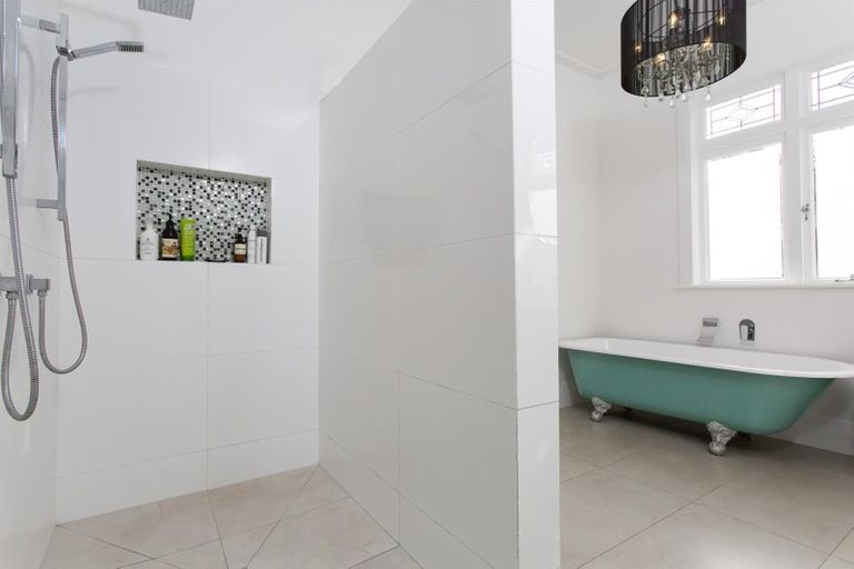 Photo of property in 16 Formby Avenue, Point Chevalier, Auckland, 1022