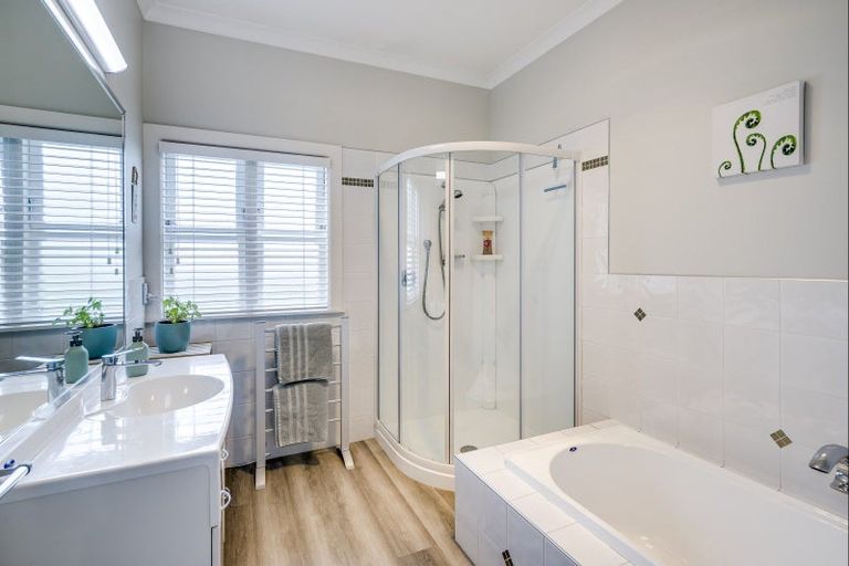 Photo of property in 27 Te Awa Avenue, Te Awa, Napier, 4110