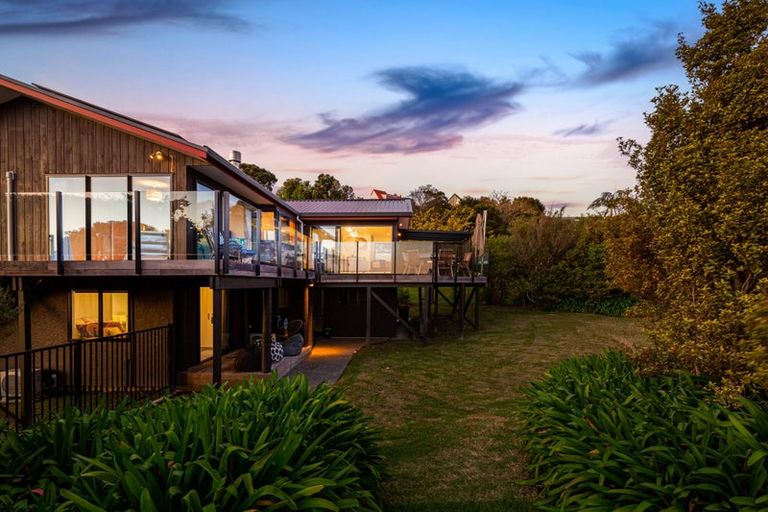 Photo of property in 163 West Harbour Drive, West Harbour, Auckland, 0618