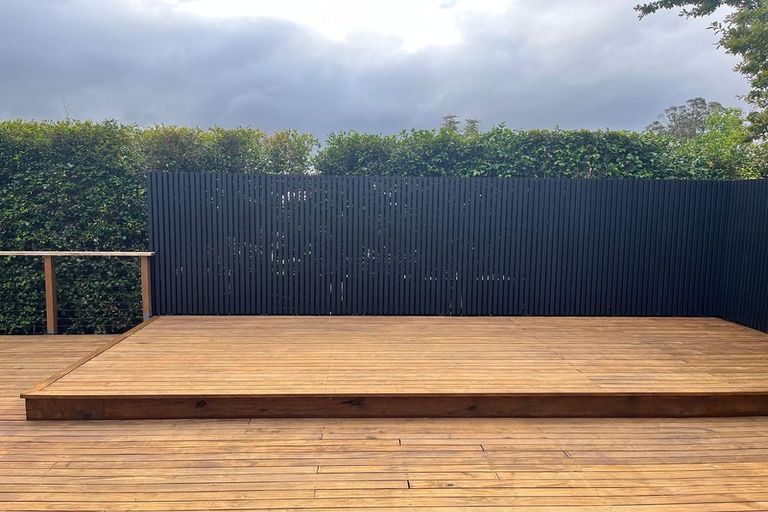 Photo of property in 7a Seymour Road, Sunnyvale, Auckland, 0612