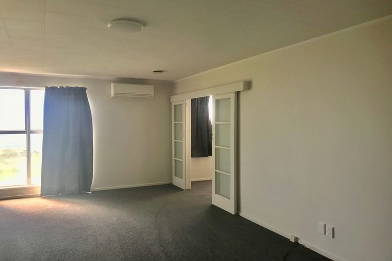 Photo of property in 6 Desford Place, Mangere, Auckland, 2022