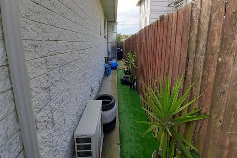 Photo of property in 2/245 Marine Parade, New Brighton, Christchurch, 8061