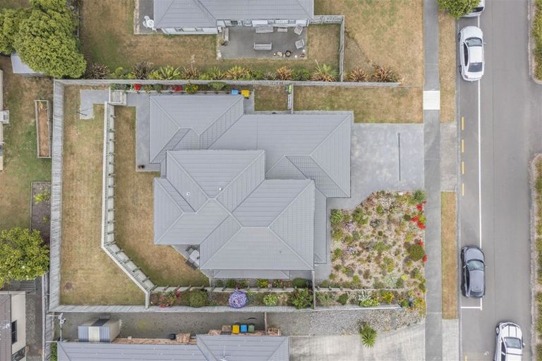 Photo of property in 3 Routeburn Avenue, Aotea, Porirua, 5024