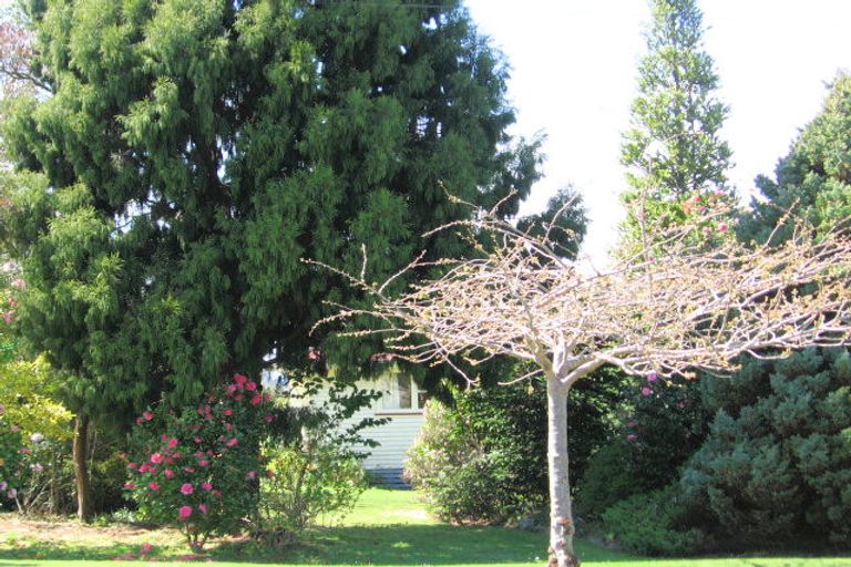 Photo of property in 27 Island View Road, Western Heights, Rotorua, 3015