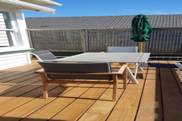 Photo of property in 2/32 Aramoana Avenue, Devonport, Auckland, 0624