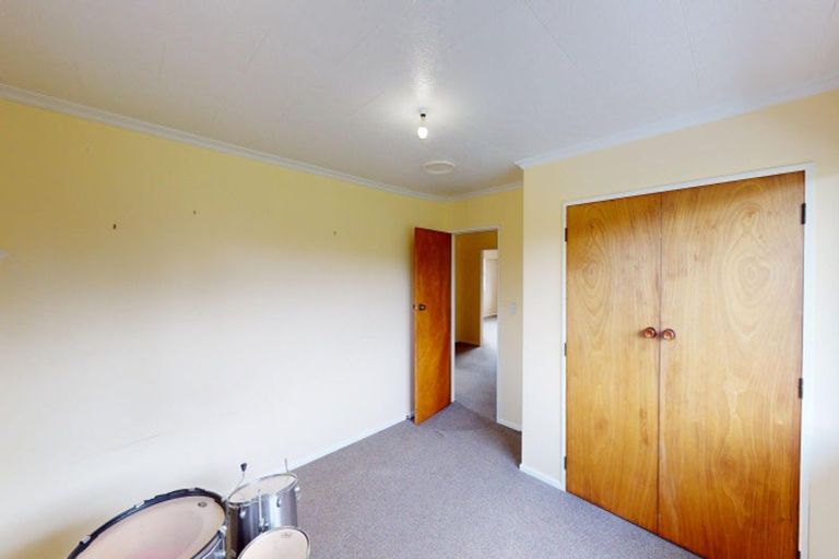 Photo of property in 292 Heatherlea Road East, Levin, 5571