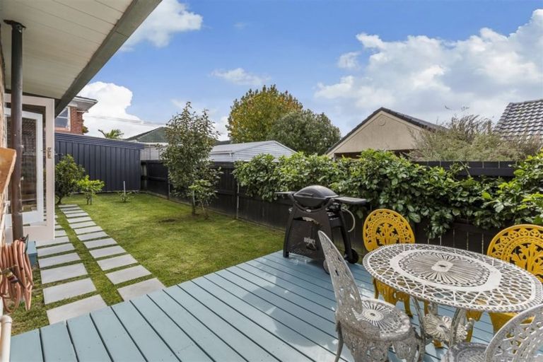 Photo of property in 2/783 Te Atatu Road, Te Atatu Peninsula, Auckland, 0610