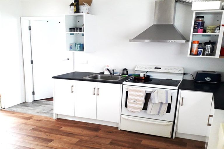 Photo of property in 11 Caroline Street, Mount Victoria, Wellington, 6011