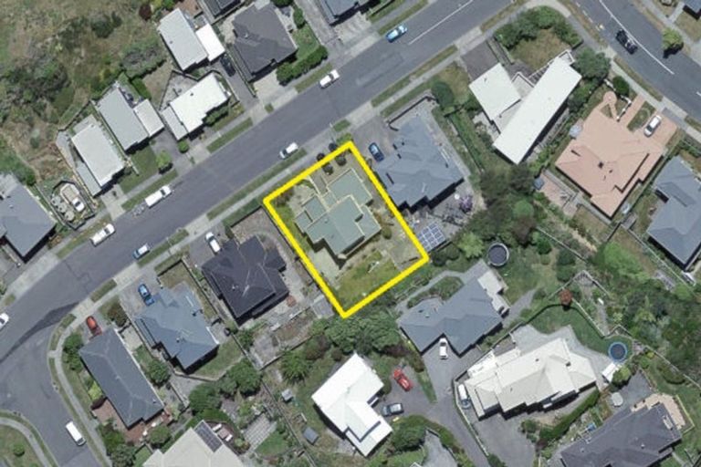 Photo of property in 5 Erlestoke Crescent, Churton Park, Wellington, 6037