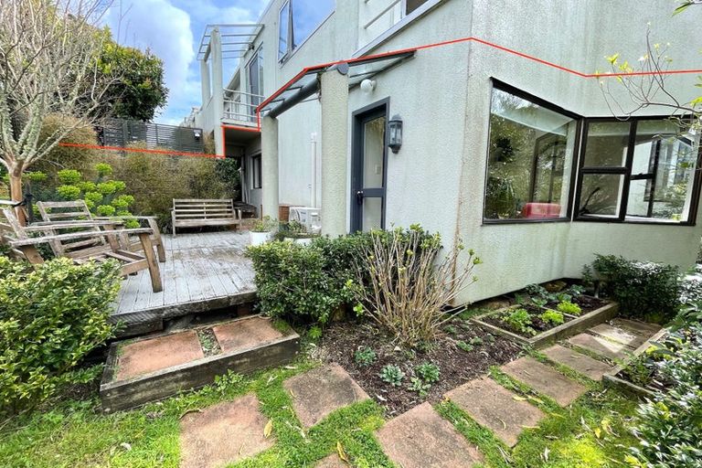 Photo of property in 15/18 Parr Terrace, Castor Bay, Auckland, 0620