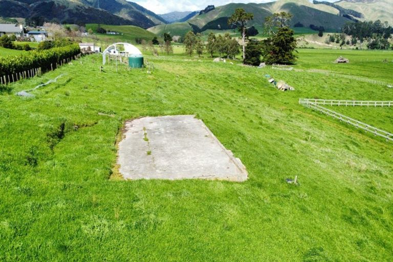 Photo of property in 98 Konini Street, Tokomaru, Palmerston North, 4474