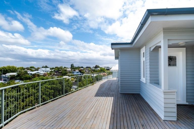 Photo of property in 8 Harvey Road, Bluff Hill, Napier, 4110