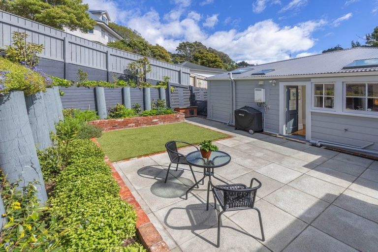 Photo of property in 17 Wilton Road, Wadestown, Wellington, 6012