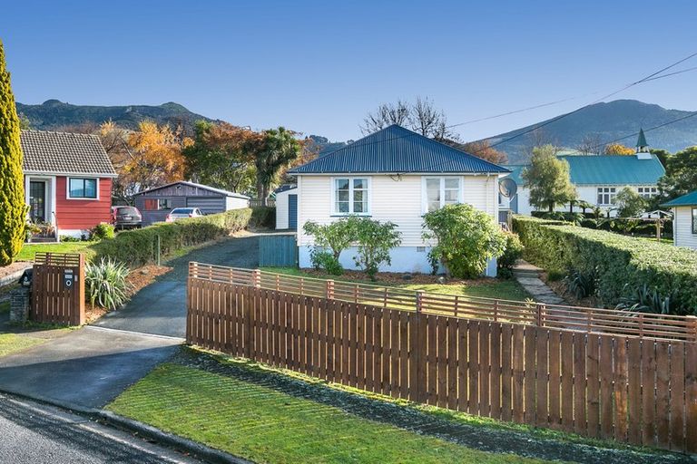 Photo of property in 6 Freyberg Avenue, Sawyers Bay, Port Chalmers, 9023