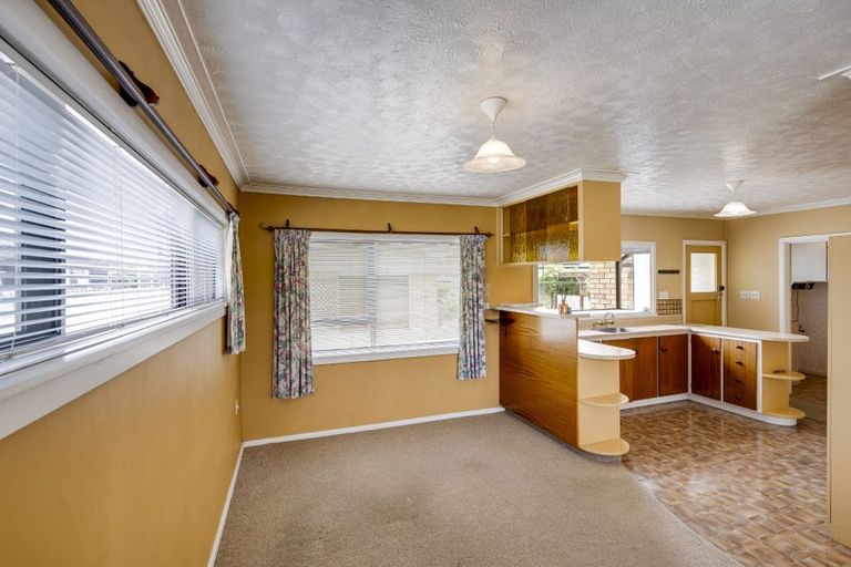 Photo of property in 12 Mill Road, Clive, 4102