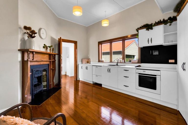 Photo of property in 68 Collins Street, Hawera, 4610