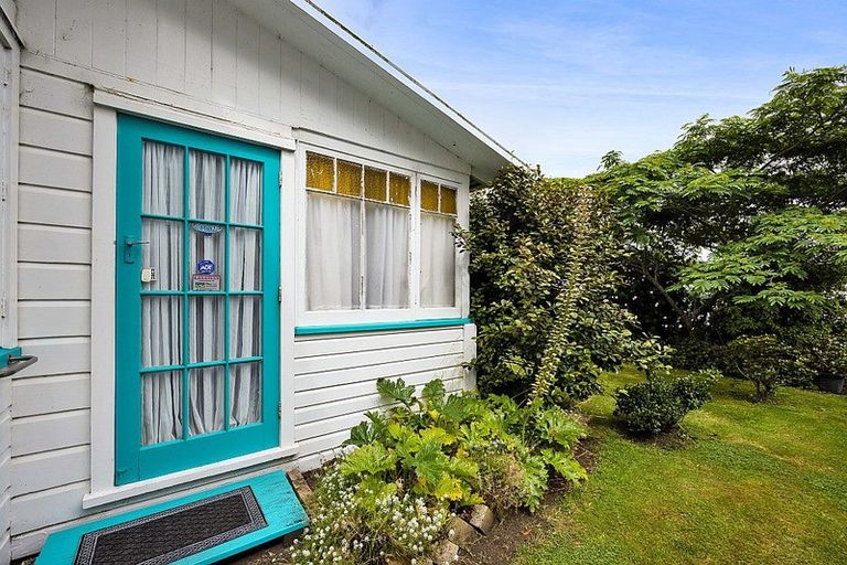 Photo of property in 35 Victoria Street, Patea, 4520