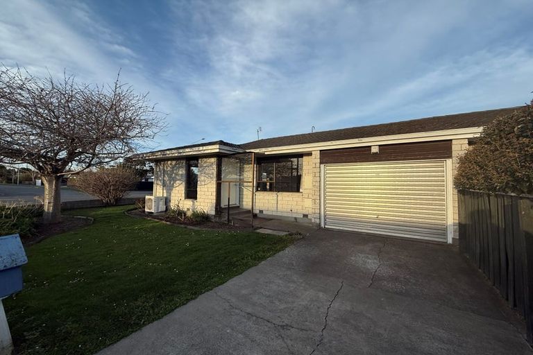 Photo of property in 1/52b Chipping Lane, Redwood, Christchurch, 8051