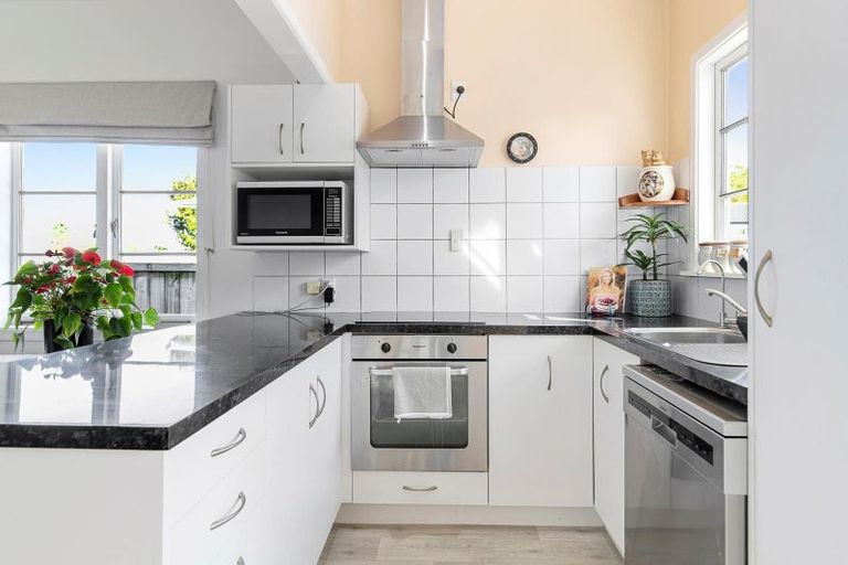 Photo of property in 180 Massey Street, Frankton, Hamilton, 3204