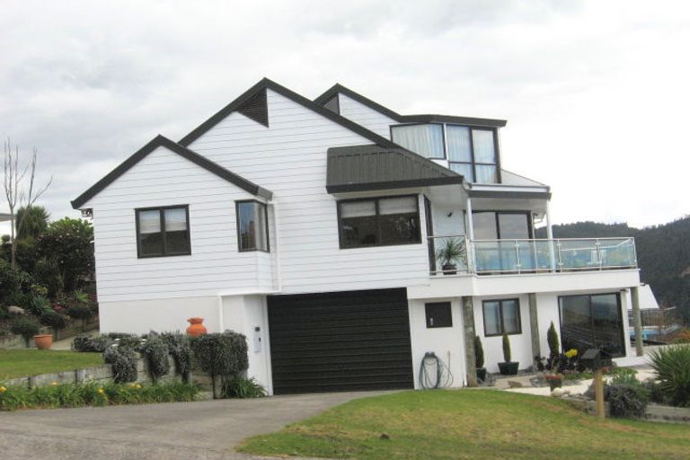 Photo of property in 1 Tairua Heights, Tairua, 3508