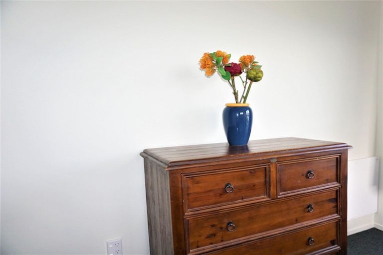 Photo of property in 6 Ryder Crescent, Levin, 5510