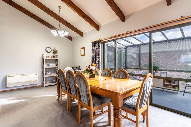 Photo of property in 10 Calder Place, Winton, 9720