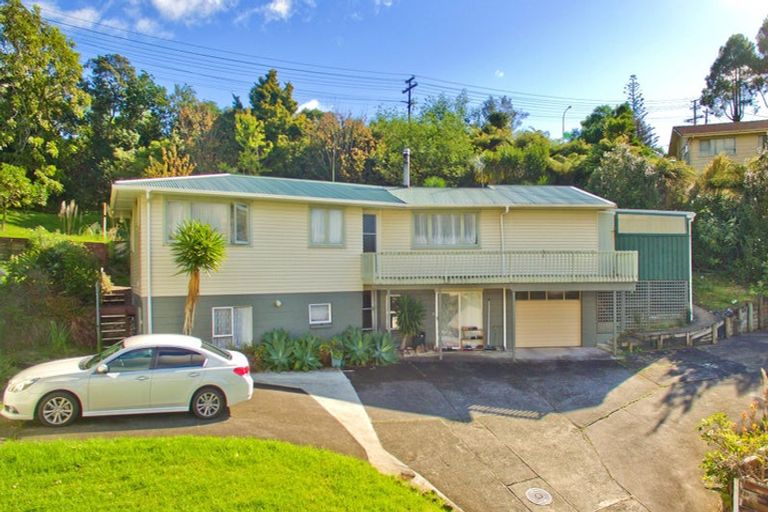 Photo of property in 16 Cypress Place, Sunnynook, Auckland, 0620