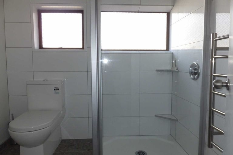 Photo of property in 1/10 Rembrandt Place, Burnside, Christchurch, 8053