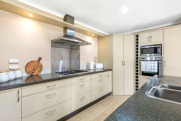 Photo of property in 3 Devoy Drive, Owhata, Rotorua, 3010