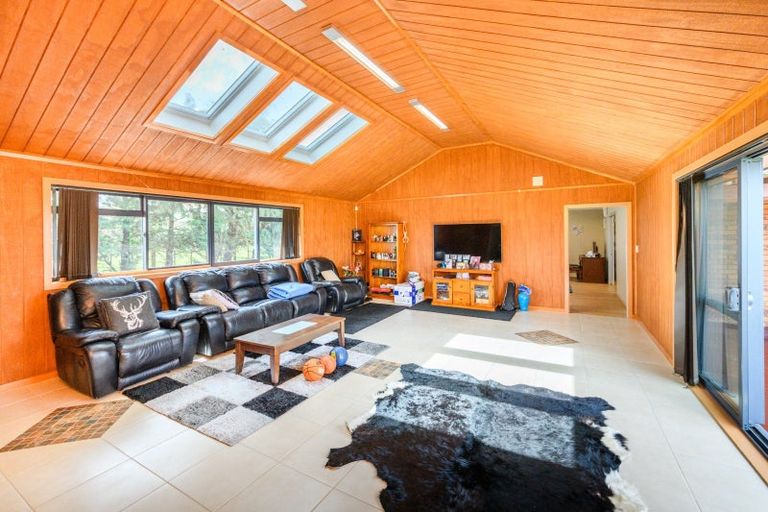 Photo of property in 339 Stoney Creek Road, Kelvin Grove, Palmerston North, 4470