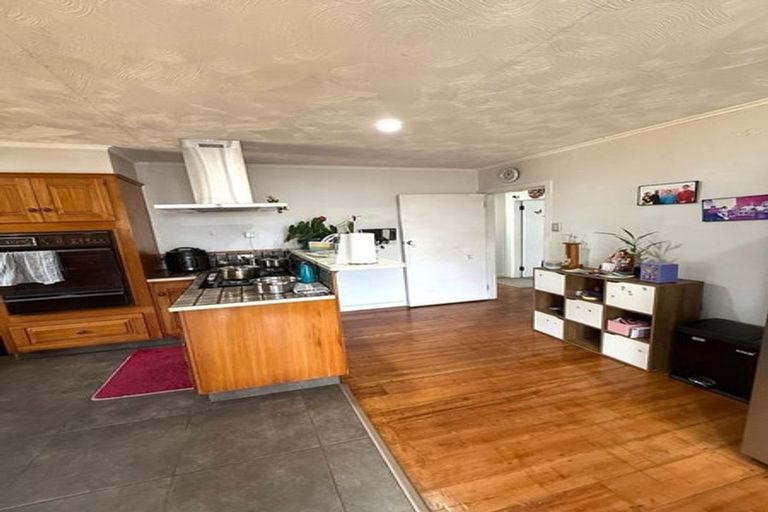 Photo of property in 205 Titirangi Road, Titirangi, Auckland, 0604