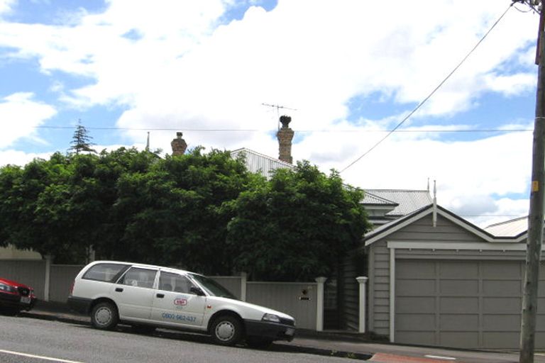 Photo of property in 67 Hinemoa Street, Birkenhead, Auckland, 0626