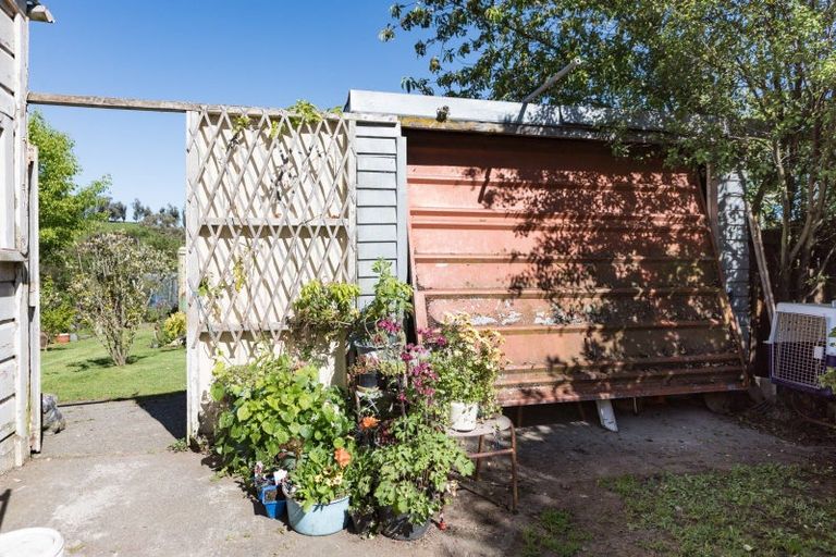 Photo of property in 16 Eagle Street, Waipawa, 4210