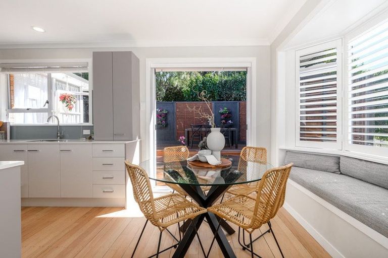 Photo of property in 24 Warwick Place, Brookfield, Tauranga, 3110