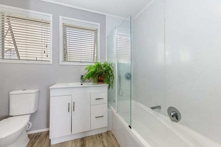 Photo of property in 11 Goodwin Drive, Rosehill, Papakura, 2113