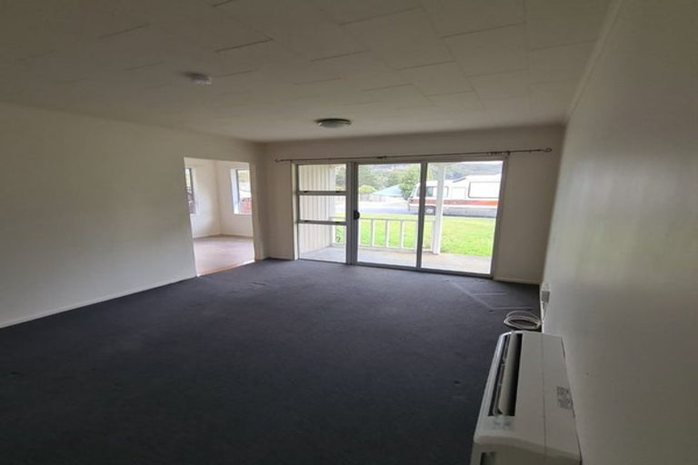 Photo of property in 15 Gillespies Road, Birchville, Upper Hutt, 5018