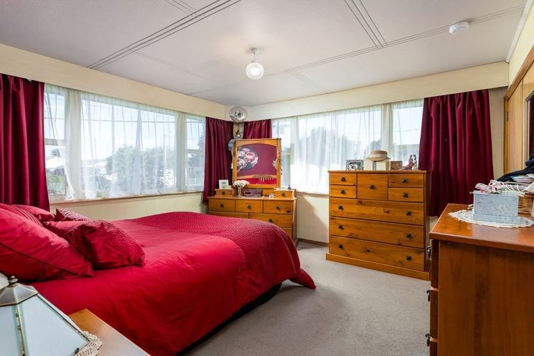 Photo of property in 16 Hughes Street, Waimate, 7924