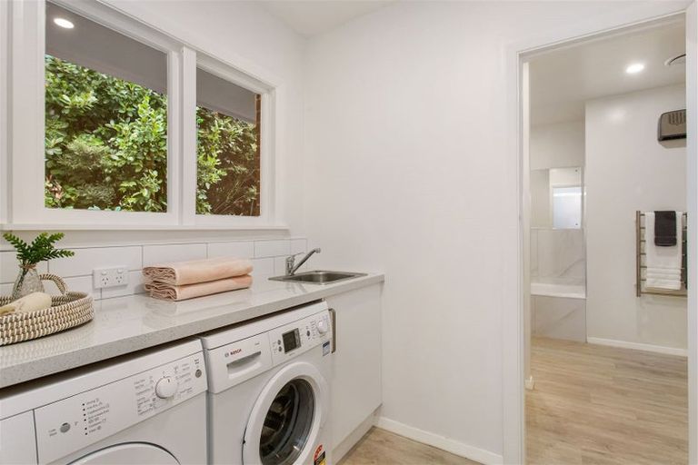 Photo of property in 121 Blighs Road, Papanui, Christchurch, 8053