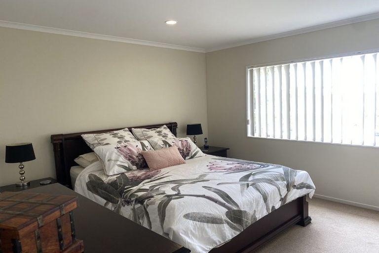 Photo of property in 22 Maypark Crescent, Flat Bush, Auckland, 2016