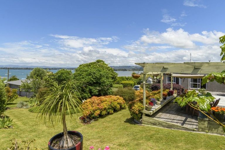 Photo of property in 84 Omokoroa Road, Omokoroa, 3114